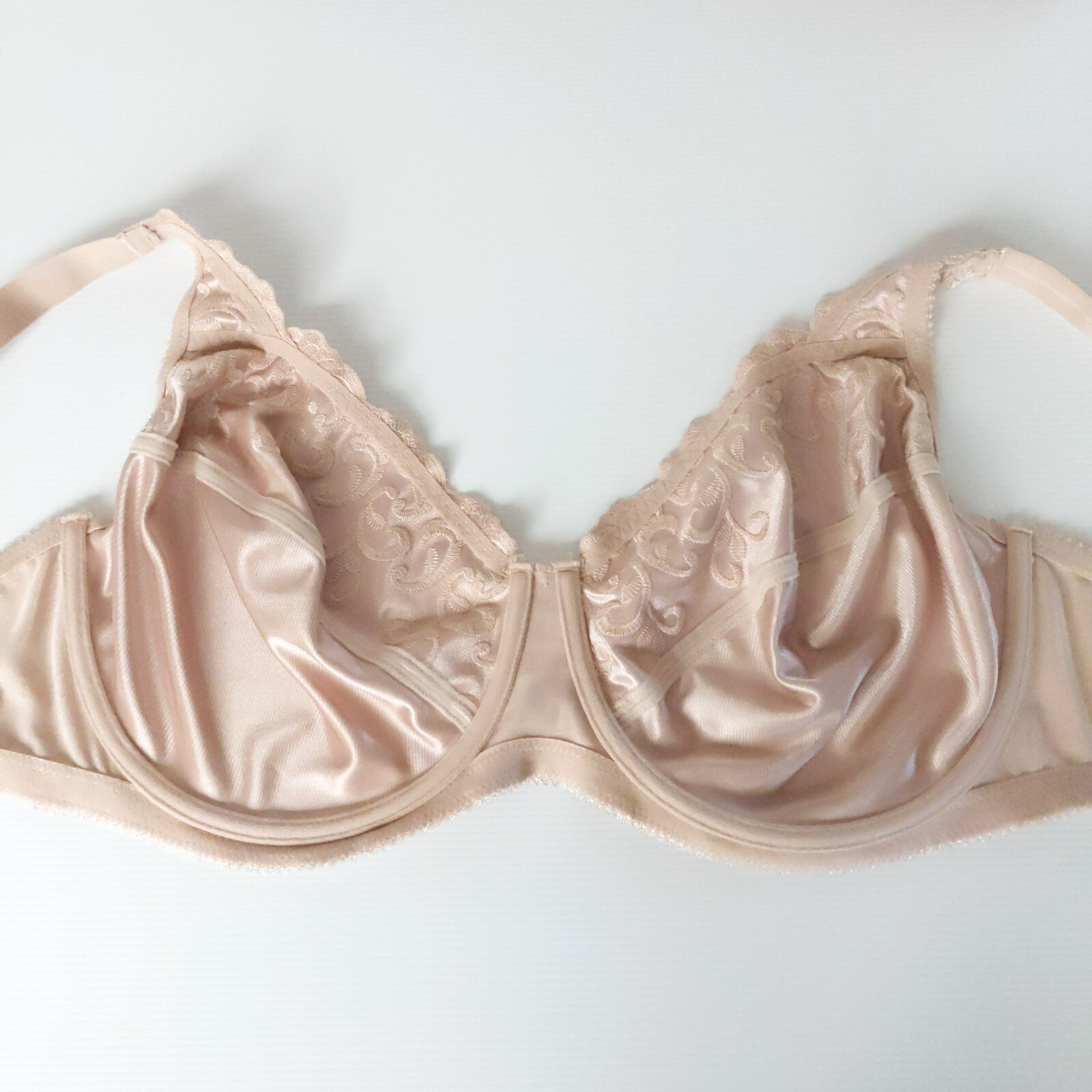 Triumph Bra 24D Beige Minimiser Formfit Full Coverage Underwire Soft