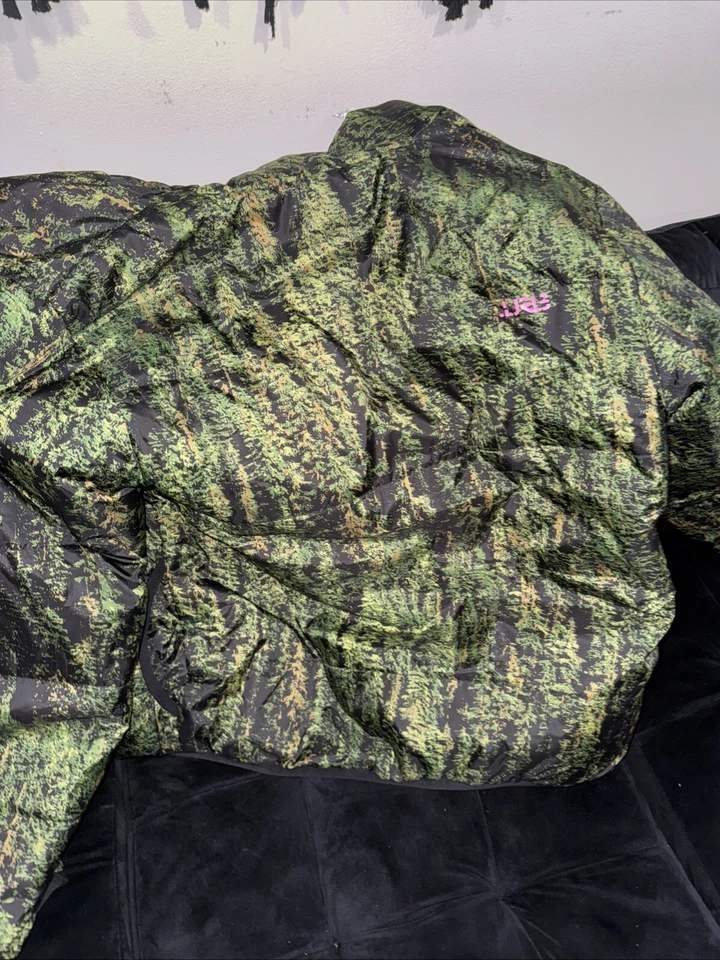 Jaqueta LRG reversível verde/rosa GG - Imagem 4 de 4