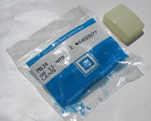1954-1972 GM Convertibles | Rear Courtesy Lens. OEM 4636294, 4482877. NOS in Bag - Picture 4 of 4