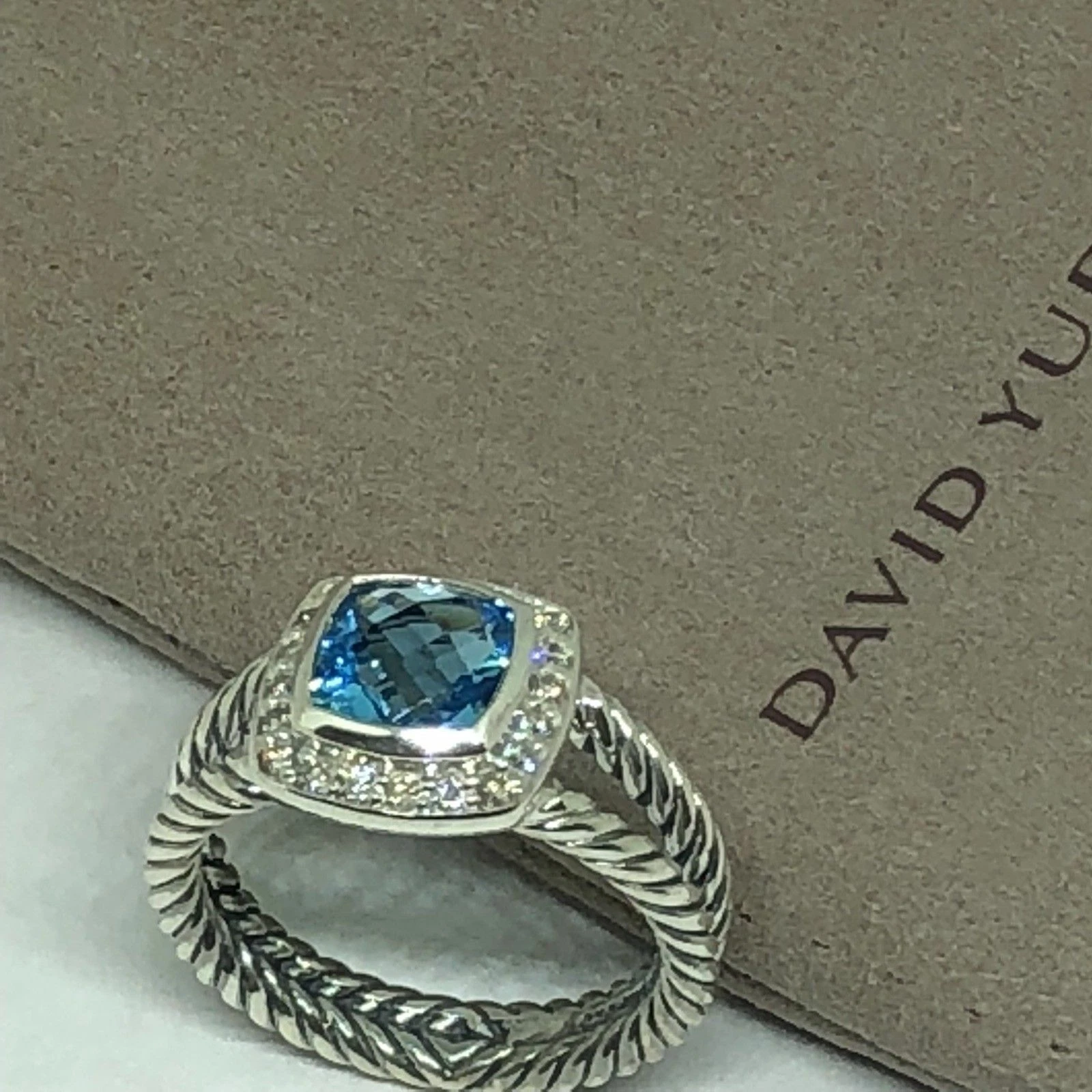 Anello David Yurman Petite Albion con topazio blu e diamanti misura 8