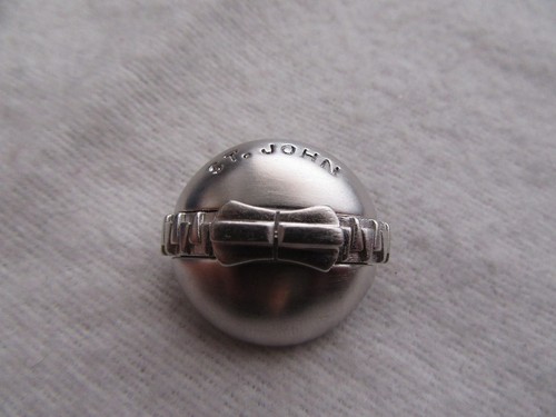 NWOT #2011A, St. John Knit Button Silver Tone  7/8" - Picture 1 of 5