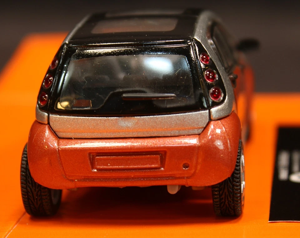 Smart forfour 1:43 Car Diecast Smart gmbh New-Ray - Image 2 of 4