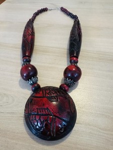Collier vintage taille 58 cm pendentif 5.3 cm pesé 150 g prix 55€