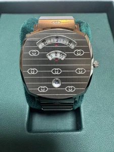 Montre Gucci grip avec boîtier en argent du Japon