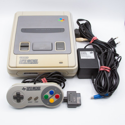 SNES Super Nintendo Konsole Console mit original Controller + Kabeln PAL