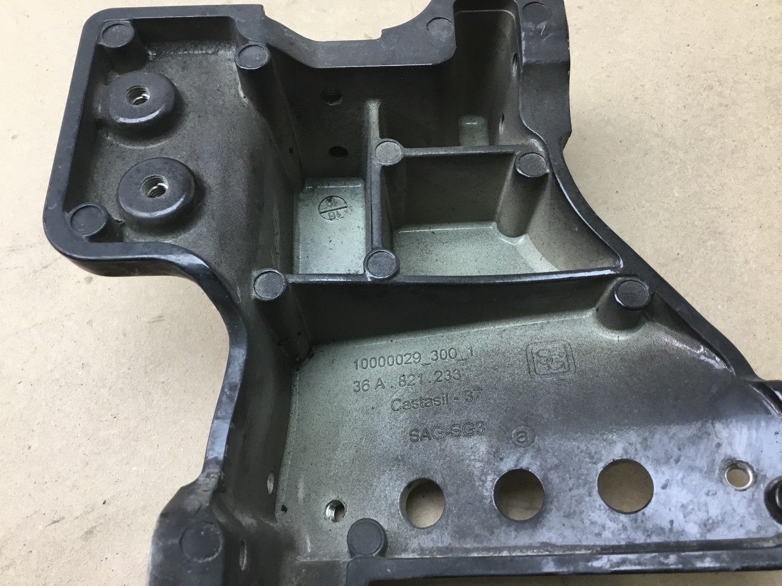 Bentley Bentayga 2019 Front Left Driver Headlight Lamp Mount Bracket 16-20 ;:M
