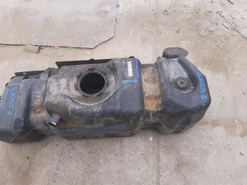 Tanque de combustible 6' 6" caja 04-10 GMC Sierra 2500 pickup 15825663 Foto 3 de 4