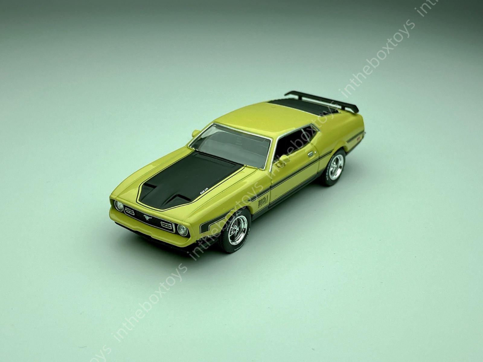 MINI GT 1139 Ford Mustang Mach1 Grabber Yellow 1/64 LHD New Diecast Model Car