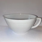 Vintage Federal Milk Glass D Handle Batter Mixing Bowl Pour Spout Pitcher Oven