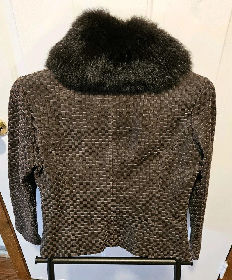 Chaqueta de cuero de gamuza tejida marrón Marvin Richards Rem cuello de piel de zorro azul mediano Foto 2 de 4