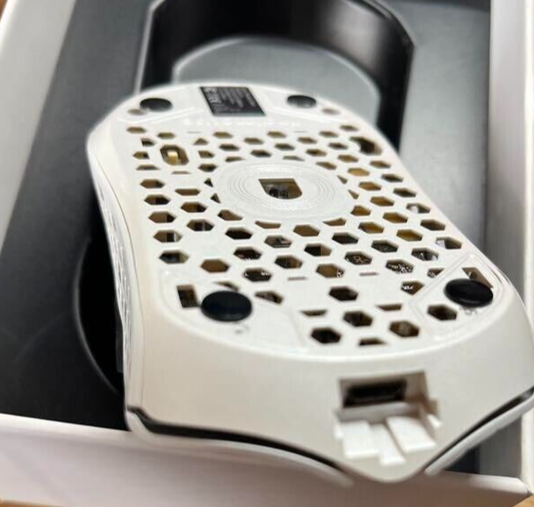FinalMouse Starlight-12 Pegasus Small Gaming Mouse white FinalMouse Starlight-12 Pegasus Small Gaming Mouse white