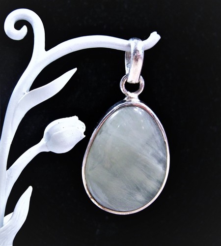 Wunderschöner .925 Sterling Silber Prehnit Anhänger F31