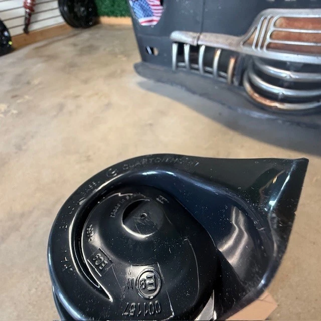 Genuine Volkswagen Horn Low Tone 06-18 VW Jetta Rabbit Golf GTI GLI 5C0951221B - Image 3 of 4