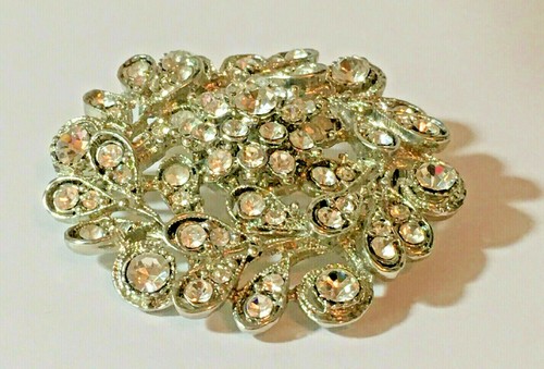 VINTAGE GORGEOUS LARGE CLEAR RHINESTONE 3D BROOCH/ PIN - Picture 3 of 12