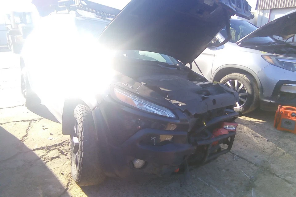 2017 吉普切诺基 3.2L 发动机电机原始设备制造商 152K 英里 (LKQ ~ 437423600) — 第 2/4 张图片