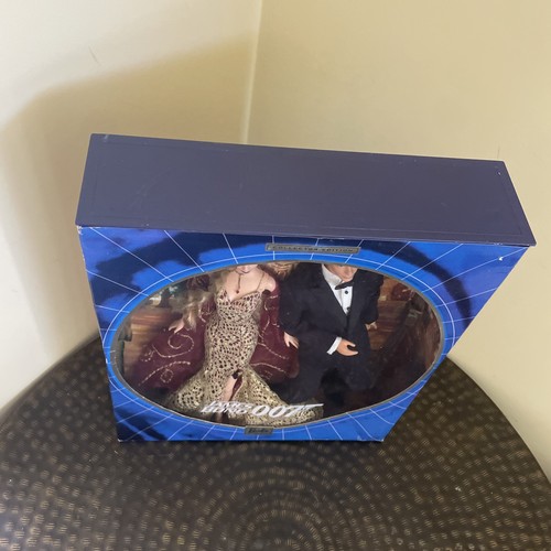James Bond 007 Ken e Barbie Bambole Set Regalo 2002 Mattel B0150 NUOVO con scatola - Foto 2 di 6