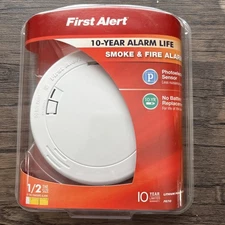 First Alert PR710 Photoelectric Smoke Alarm - White (1039852)