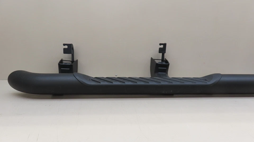 Chevrolet Silverado 1500 2019-2023 doble cabina estribo izquierdo escalón OEM 84067175 Foto 4 de 4