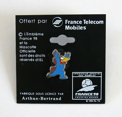 PIN'S FOOT / FRANCE 98 / FOOTIX EN RELIEF / ARTHUS BERTRAND / DOUBLE