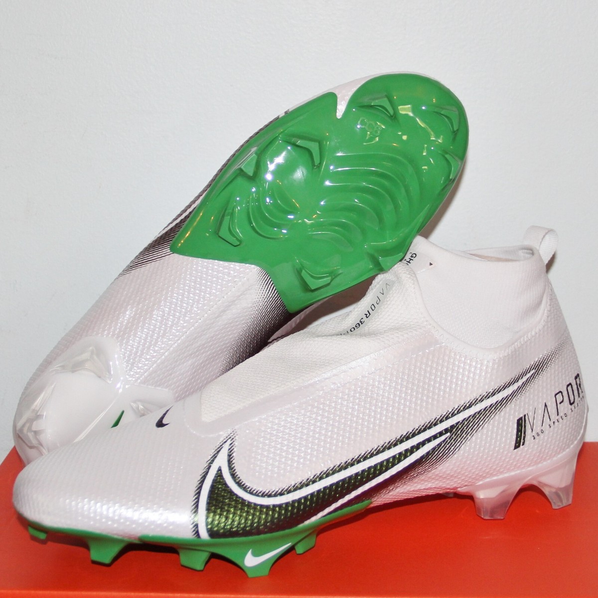 Nike Vapor Edge Pro 360 Oregon Ducks PE Football Cleats Mens  display picture 3
