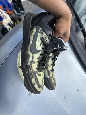 Nike Kobe 7 Poison Dart Frog (Mint) Size 10, PREOWNED