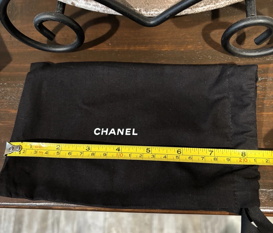 Chanel Caja y Bolsa Antipolvo con Accesorios Auténticos Foto 3 de 4
