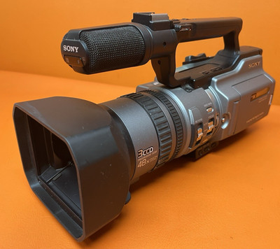 Sony DCR-VX2100E 3CCD Handycam Mini DV Camcorder No