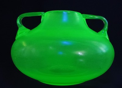 Fritz Heckert Uran Uranglas Doppelhenkel Glas Vase um 1900 Loetz Bohemian - AF