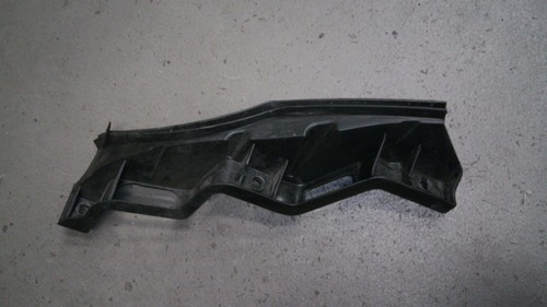 Halter Halterung Stoßstange Vorne Rechts VW Passat Variant 2.0 TDI Bj 2006