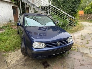 VW Golf 4 • Automatik • 2002 • 173200 km • 1 6L • Benzin • 75kW • kein TÜV