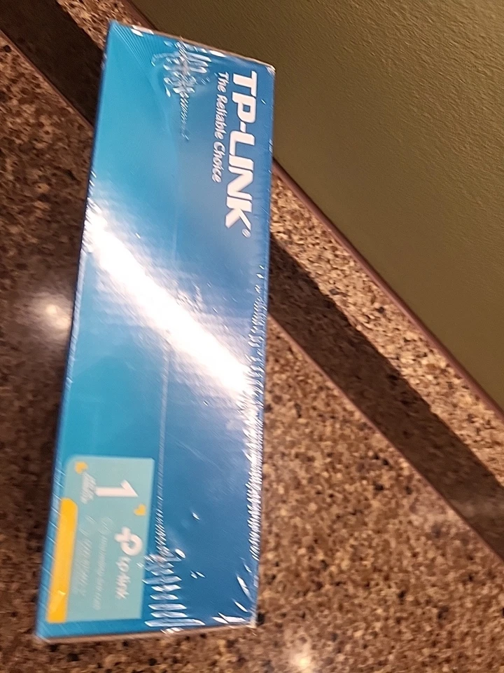 TP-Link ADSL2+ Modem TD-8616 Up to 24M Downstream bandwidth NEW Sealed - Image 3 of 4