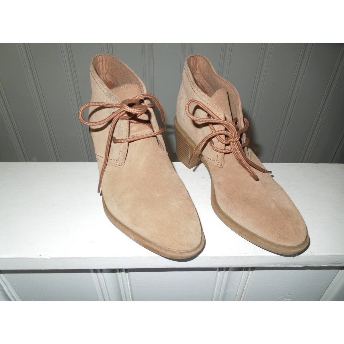 Clarks Womens Tan Suede Lace Up Ankle Boots Stacked Block  display picture 1