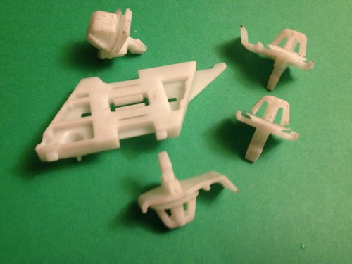 5X MERCEDES MOLDING CLIPS | eBay