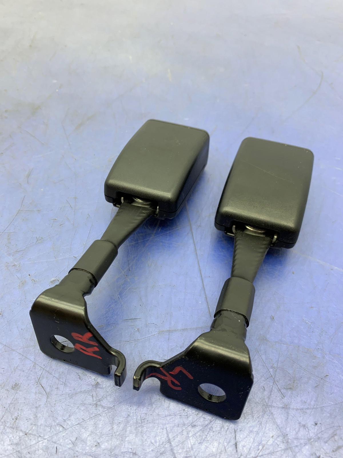 2014 - 2019 MASERATI GHIBLI OEM REAR RH & LH SEAT BELT RETRACTOR BUCKLE SET OF 2