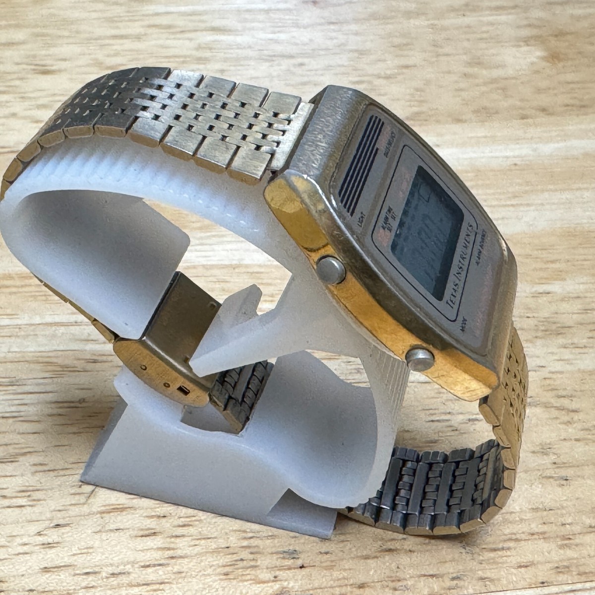 VTG Texas Instruments Digital Quartz Watch Men Gold Tone VTG Texas Instruments Digital Quartz Watch Men Gold Tone