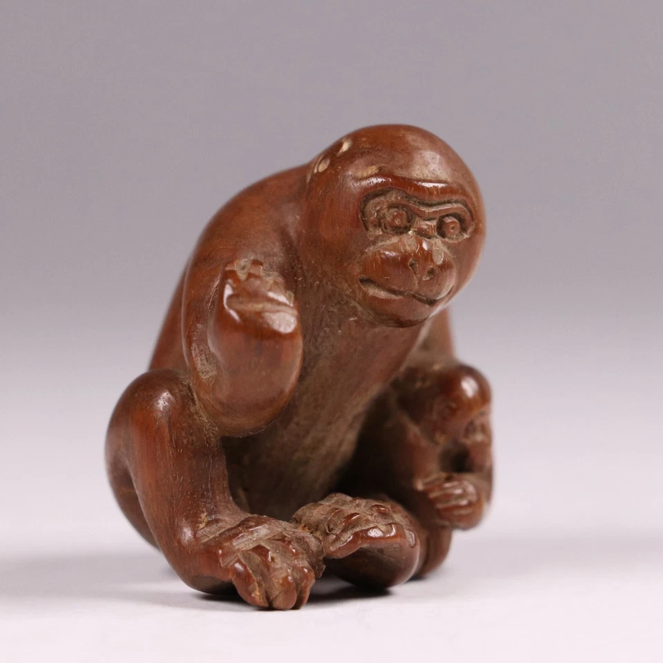 Antique Japanese Wooden Hand Carving Netsuke Monkey Holding A Child Meiji Era - Image 2 of 4