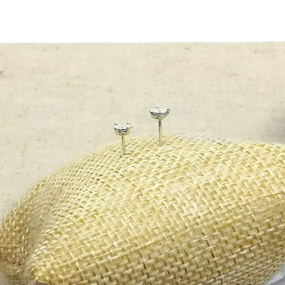 Pendiente de oro blanco macizo de 14k de 4 mm con diamante natural de 0,07 quilates, regalo para ella Foto 4 de 4