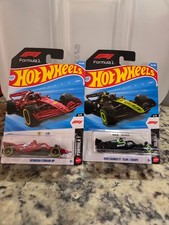 Hot Wheels SCUDERIA FERRARI HP  KICK SAUBER F1 Team Formula 1 Lot of 2