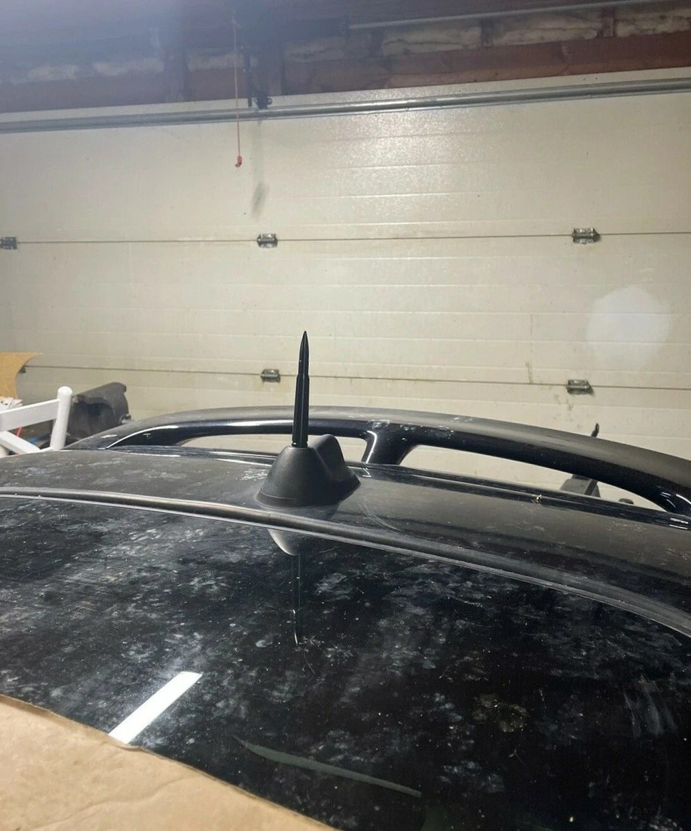 Parte Del Tetto Di Carbonio Dell'auto. Antenna Radio Per Auto Sportive Di Design Moderno Conosciuta Anche Come Pinna Squalo Fibre Image224188499
