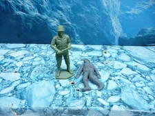 LOT OF ww2 soldier casulaties 1 /32-1/ 30 SCALE