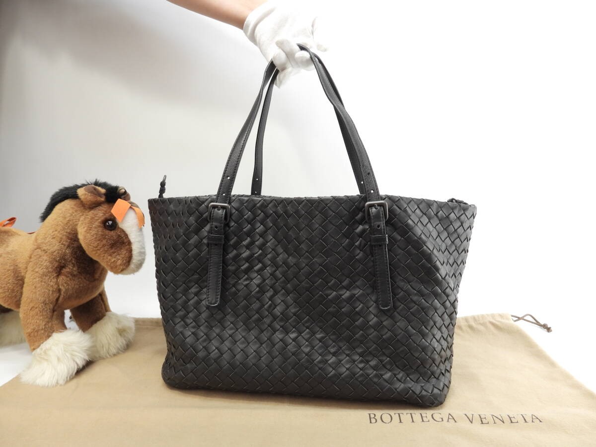 Bottega Veneta Chester Small Intrecciato Leather Black Tote Bag