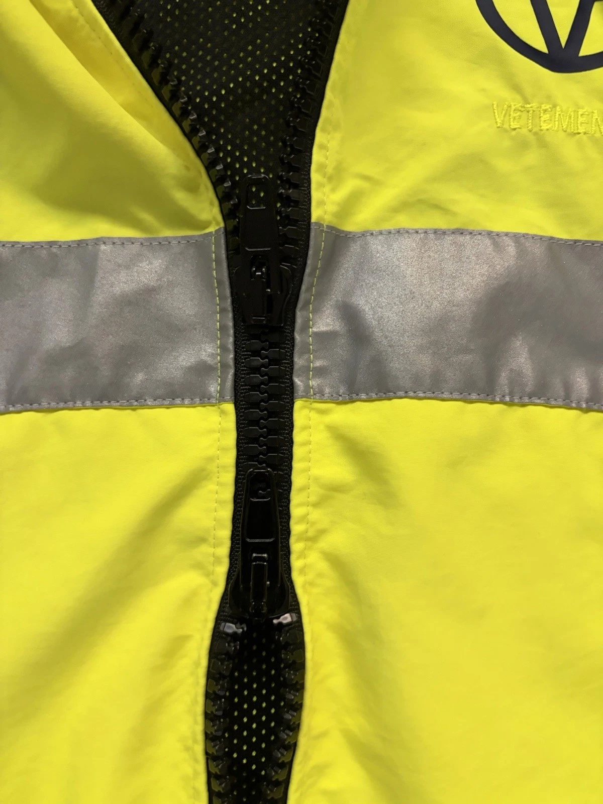 Vetements F/W19 Hi-Vis Anarchy Reflective Parka image 13