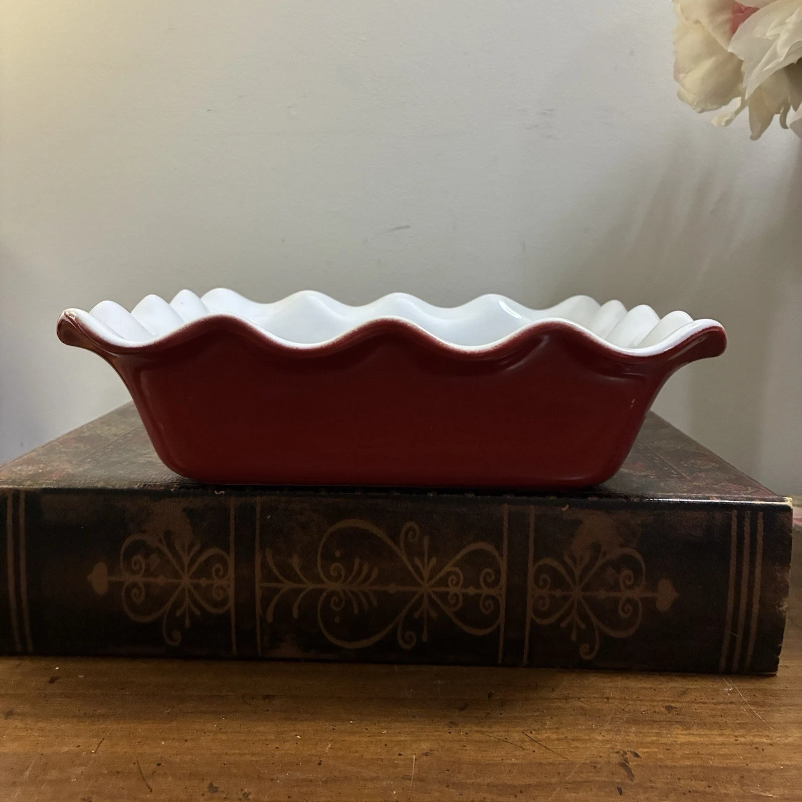 Emilie Henry Red & White Ruffled Casserole Pie Baking Dish 9.5” France Unused