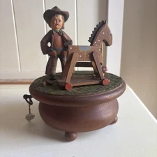 Vintage Thorens The Yellow Rose of Texas Swiss Music Work Box Wood Works