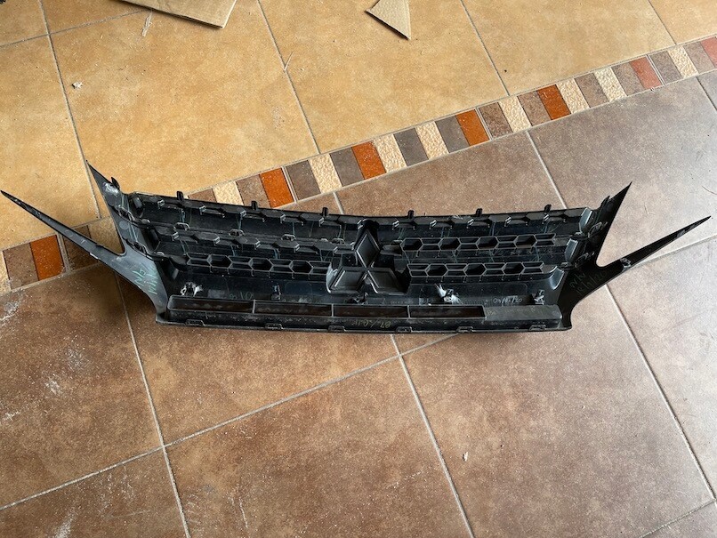 Kühlergrill Mitsubishi SPACE STAR I FRONTGRILL 7450B352 