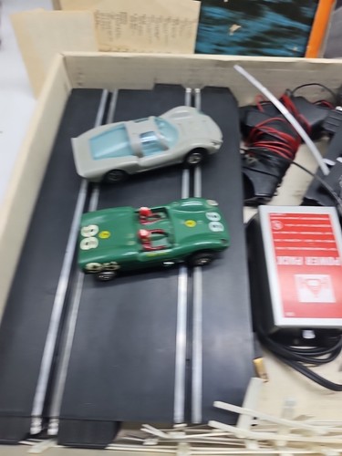 Vintage Strombecker International Road Racing 1:32 Slot Car Set #9935 w/ 4 cars - Picture 2 of 14