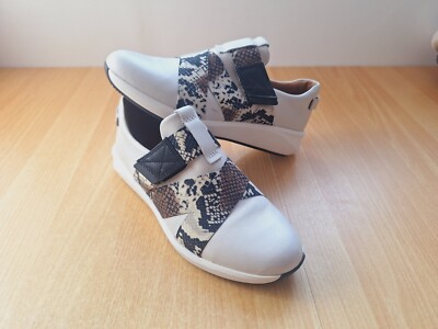 Clarks Unstructured Un Rio Women`s Leather Slip On Trainers Size UK