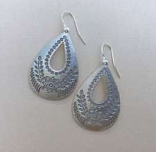 New Artisan Sterling Silver Sundance Charm Floral Stamp Teardrop Earrings