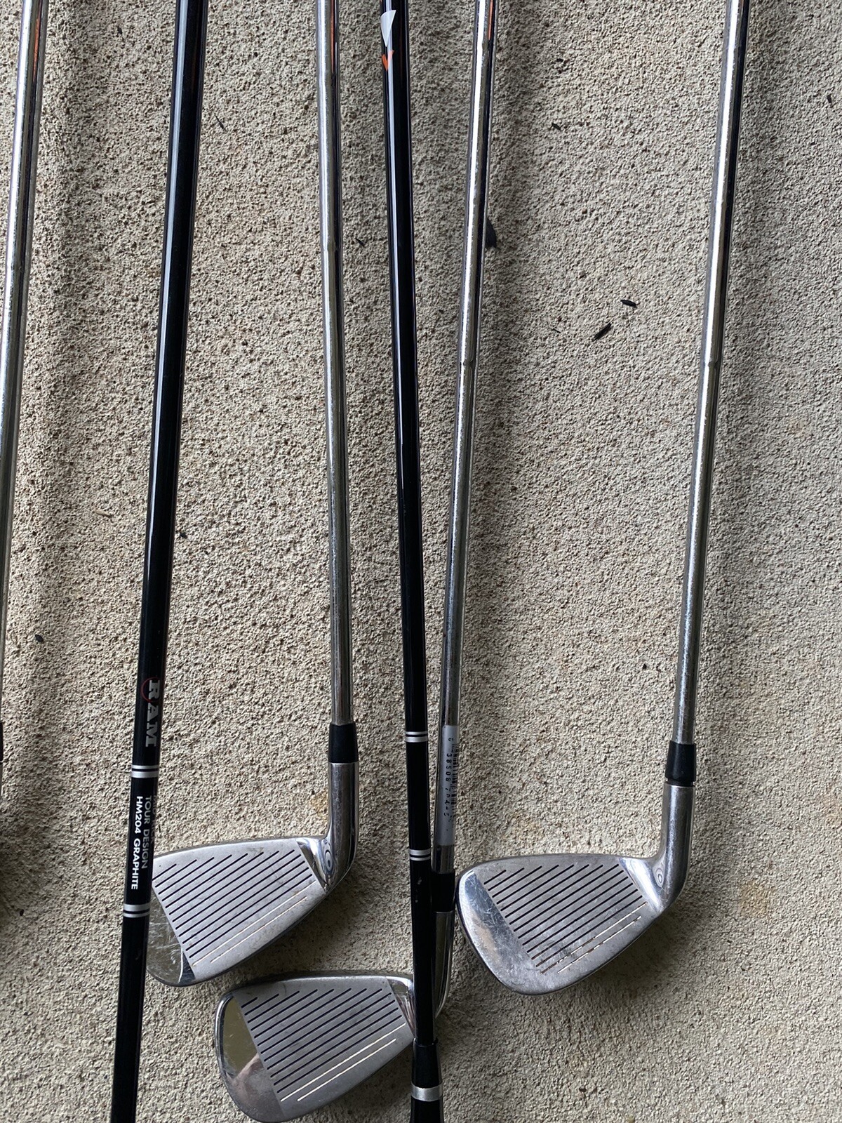 Ram Men&rsquo;s Rhythm High Launch RH Golf Clubs W/Bag, 3 Head Covers and Adjuster