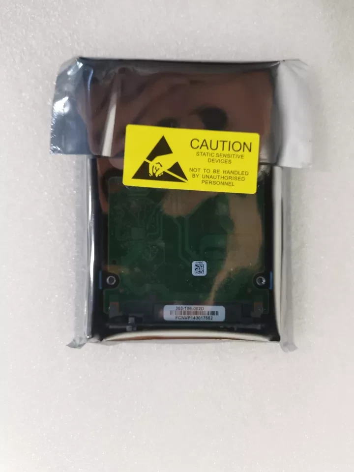 EMC UNITY 005051636 1.8TB 10K 12GBps 2.5" SAS HDD 005051633 D3-2S10-1800 - Image 3 of 4